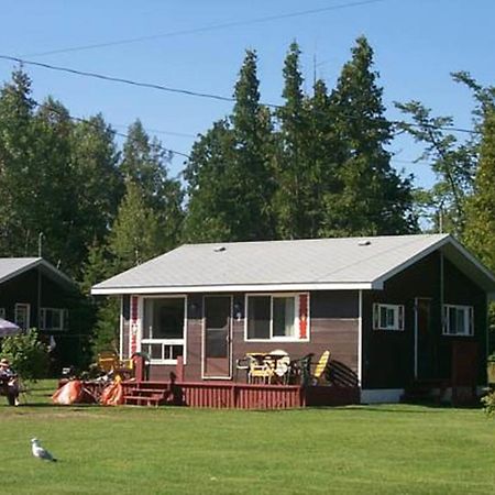 Wee Point Resort Manitowaning Rum bild