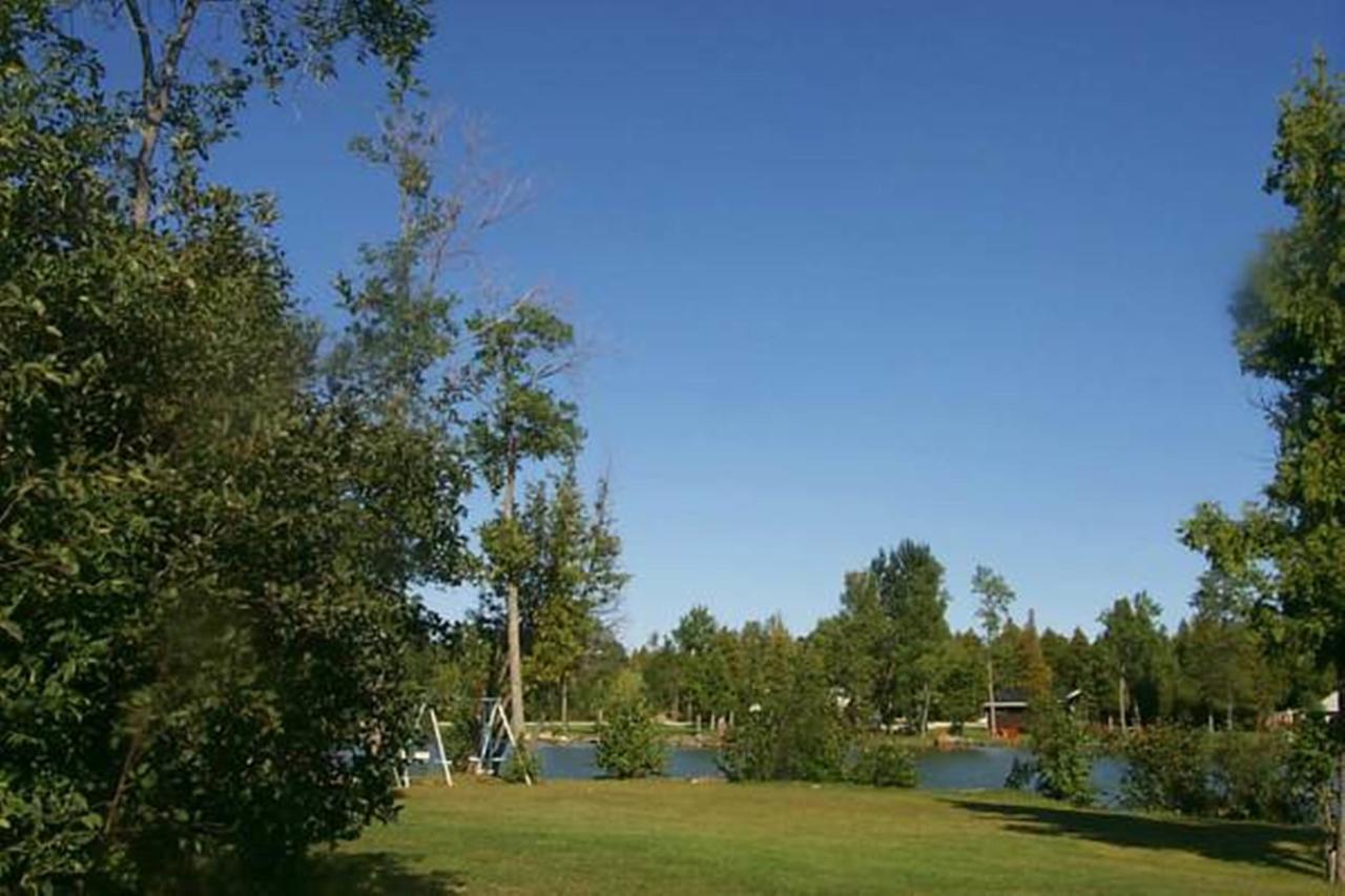 Wee Point Resort Manitowaning Exteriör bild