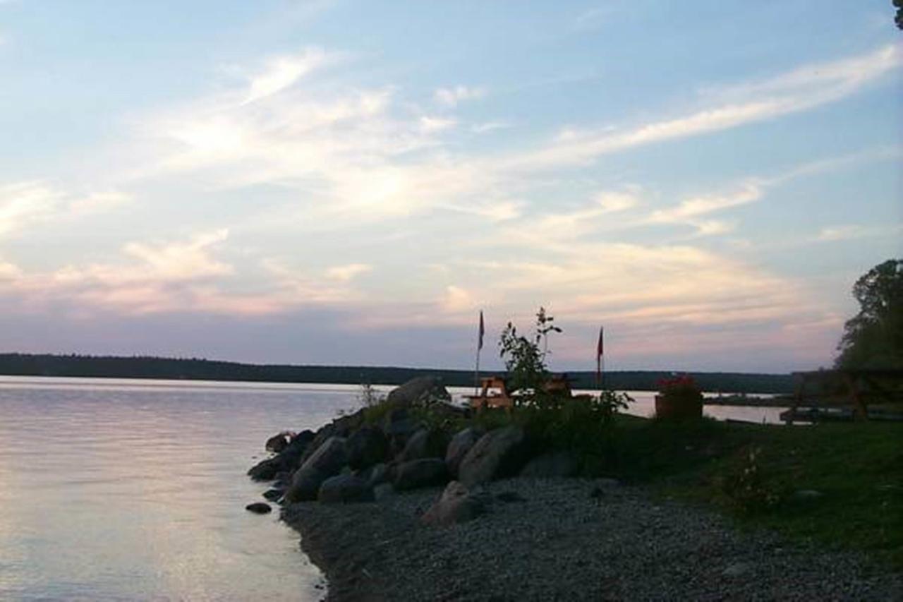 Wee Point Resort Manitowaning Exteriör bild