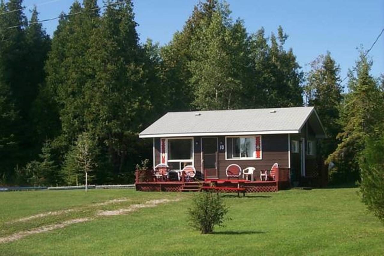 Wee Point Resort Manitowaning Exteriör bild