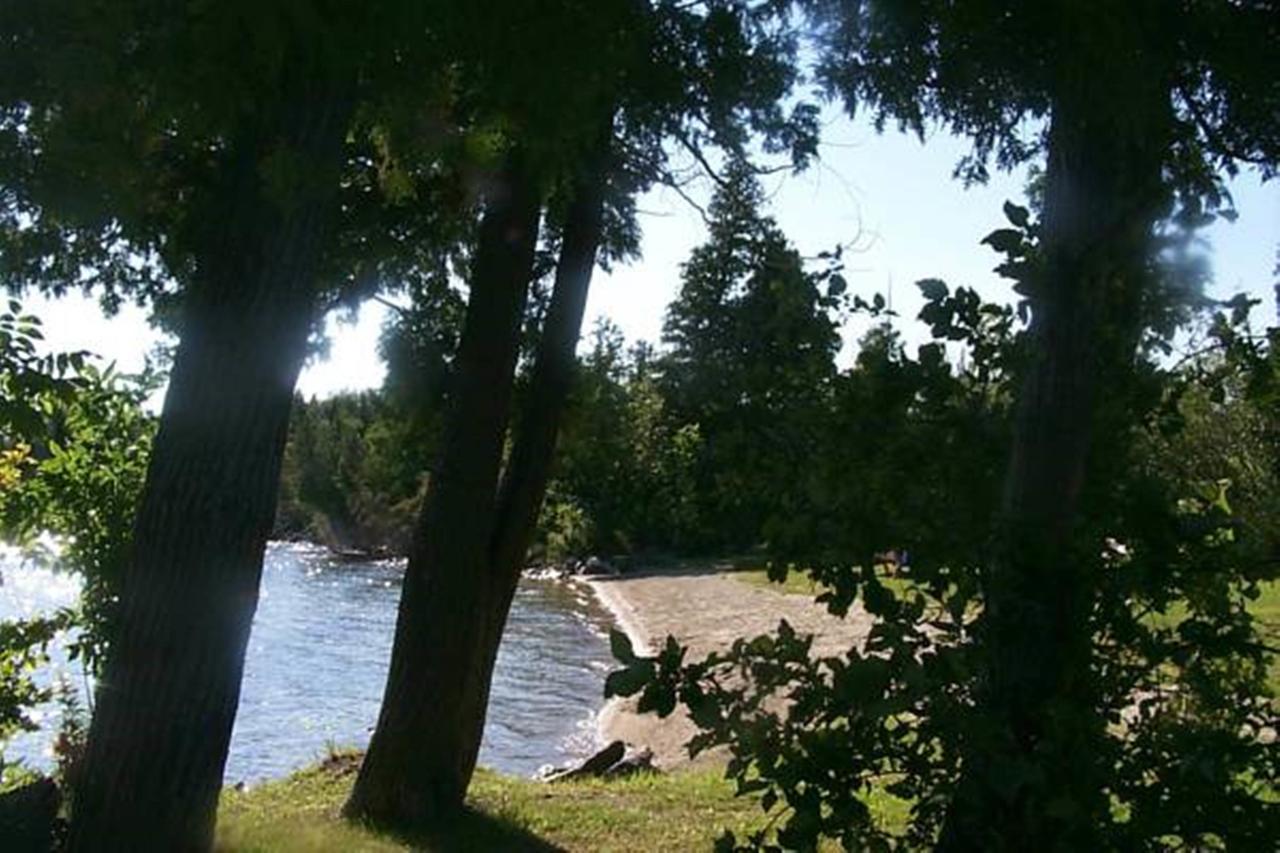 Wee Point Resort Manitowaning Exteriör bild